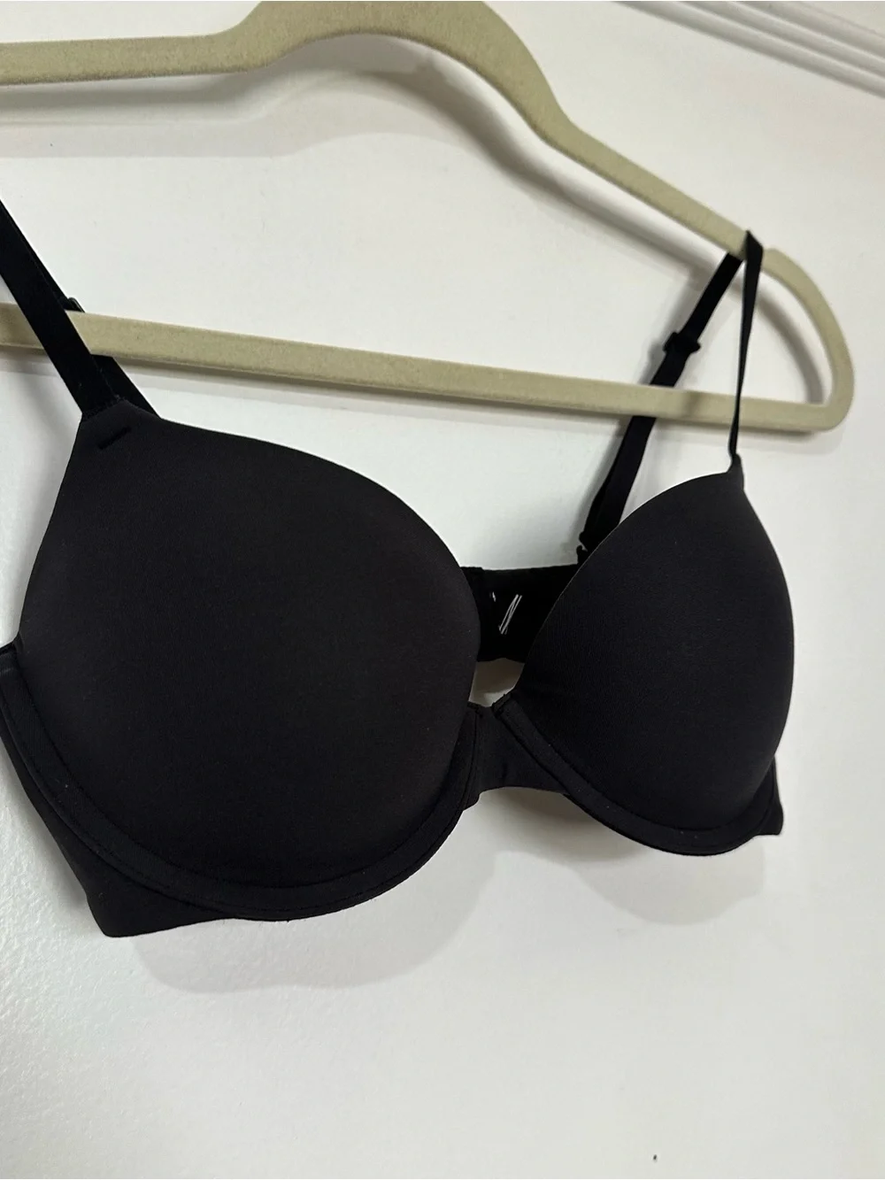 SKIMS fits everybody push up bra - Picture 7 of 11